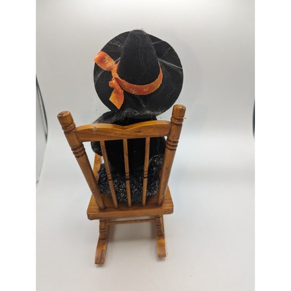 Byers Choice Halloween Grandma in a Rocking Chair with Cat and Book - Picture 4 of 5